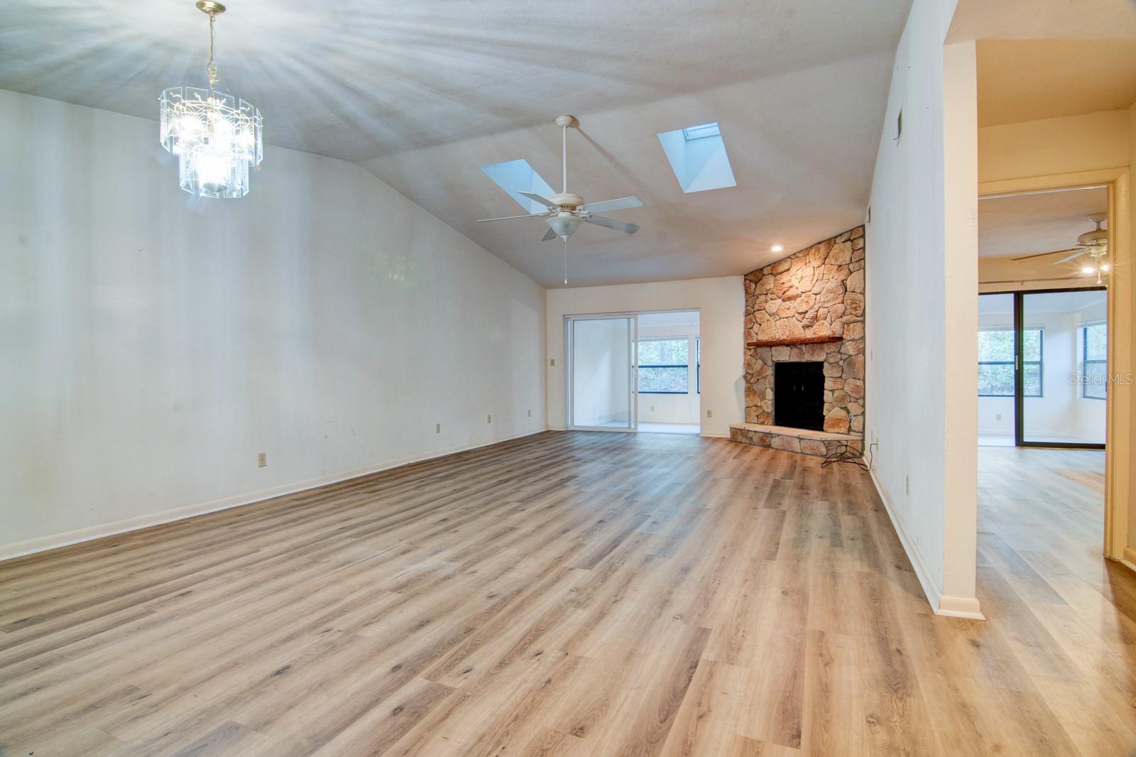 Image 8 of 27 For 1628 19th Circle