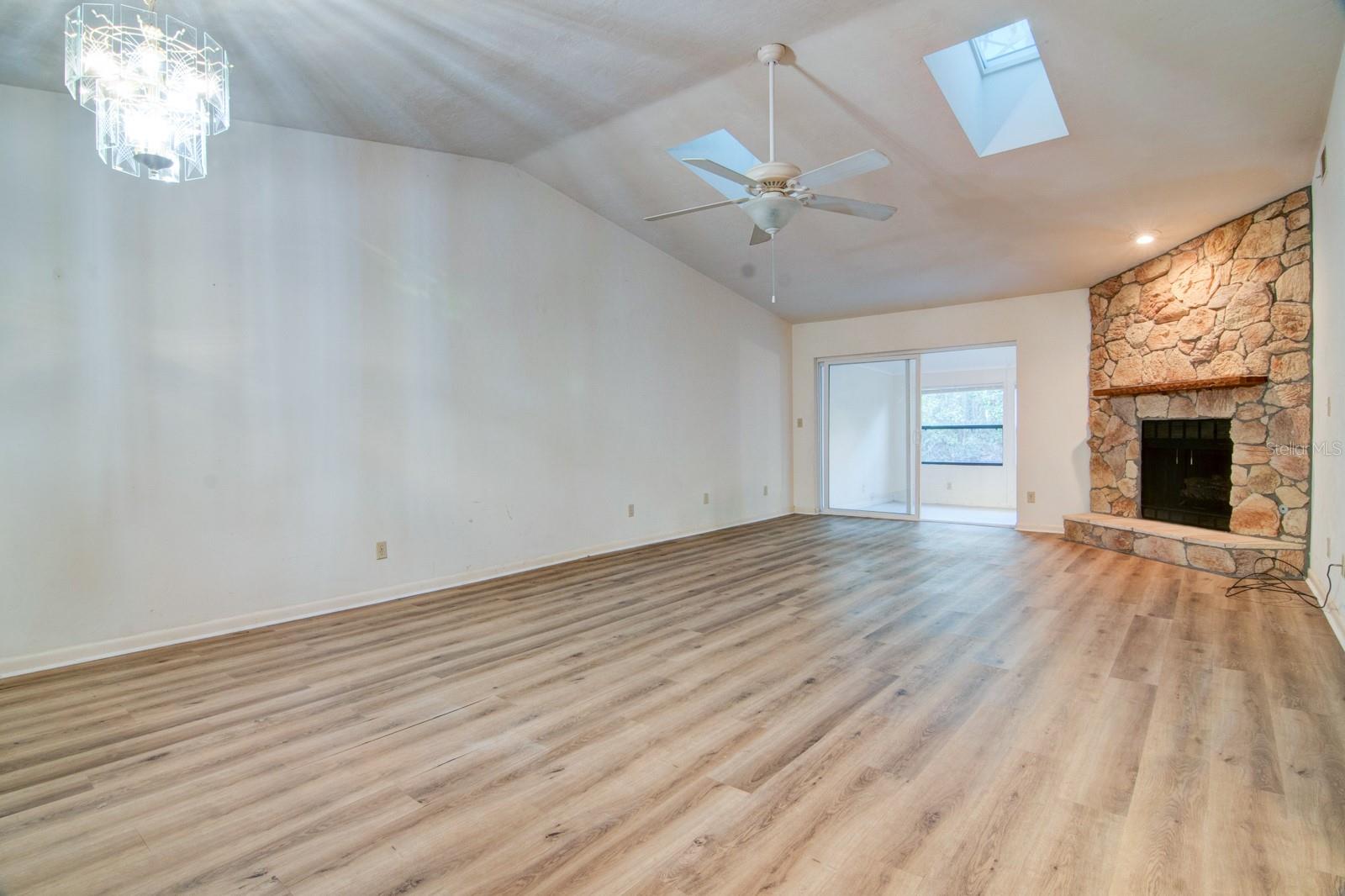 Image 9 of 27 For 1628 19th Circle