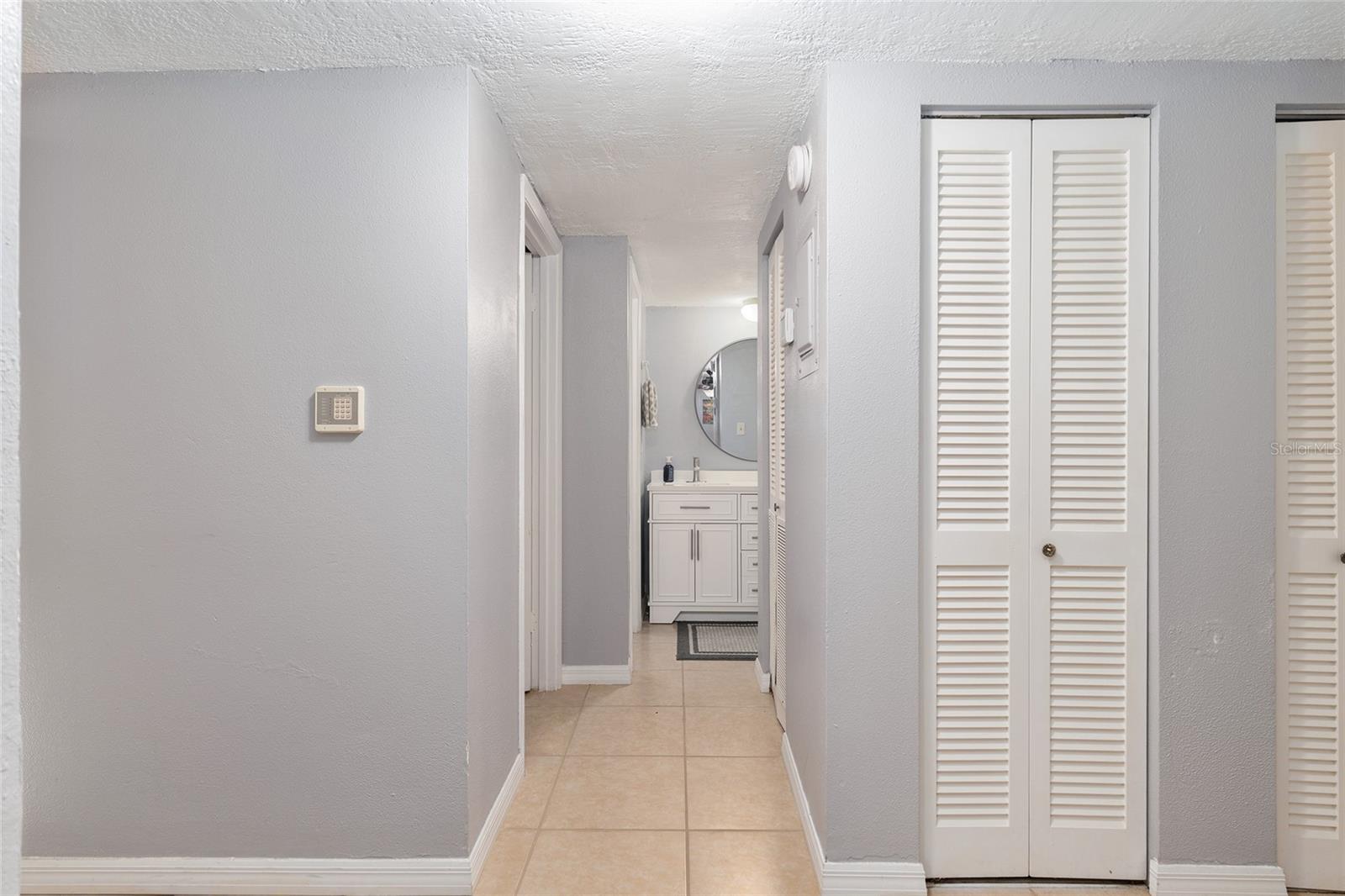 Image 14 of 20 For 2811 Archer Road V187