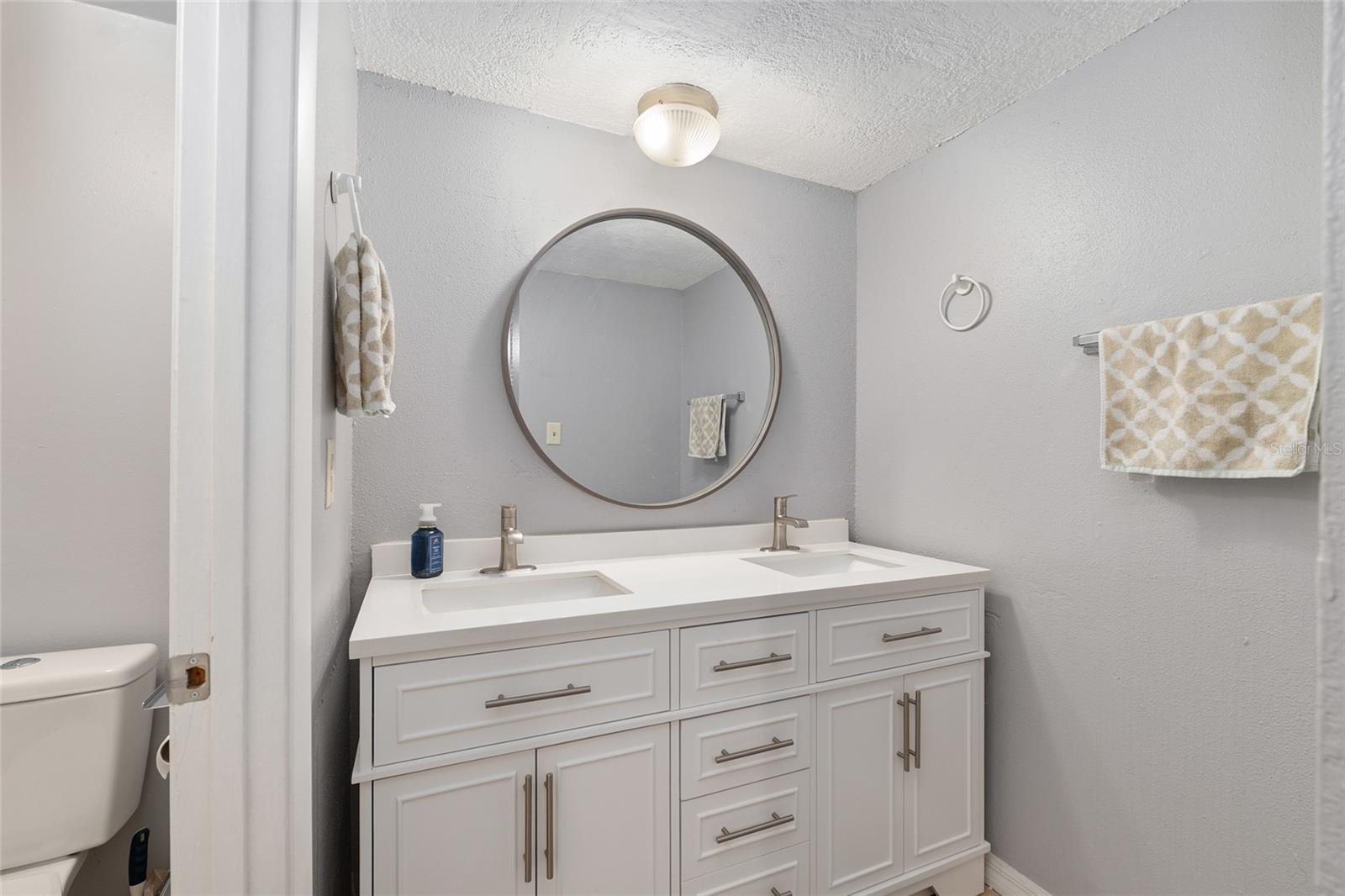 Image 15 of 20 For 2811 Archer Road V187