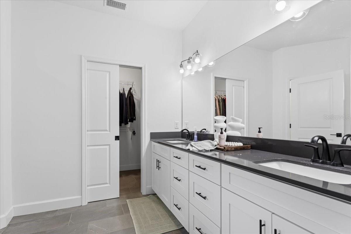 Image 18 of 37 For 1054 67th Street