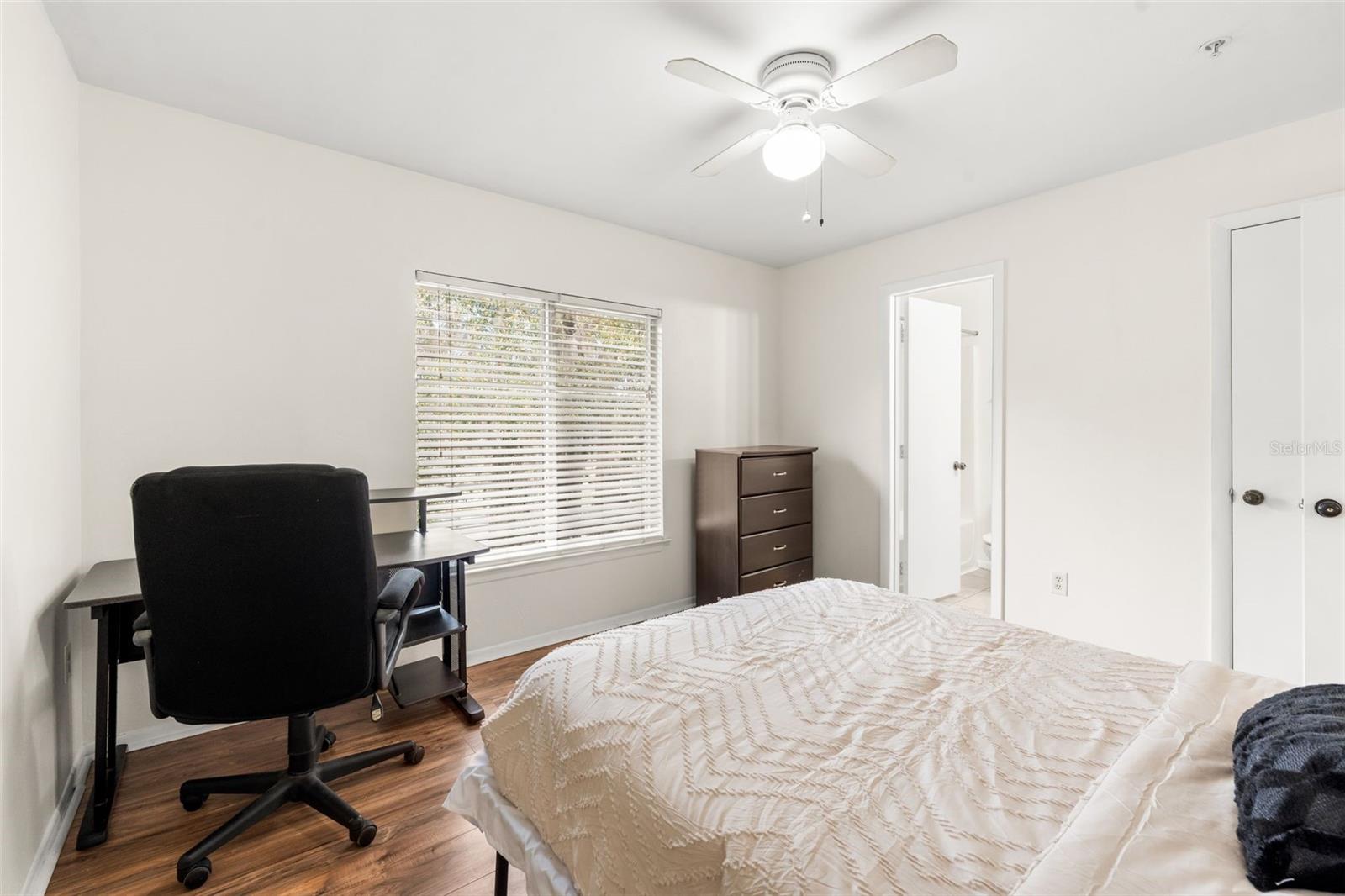 Image 15 of 47 For 4000 23rd Street 4-303