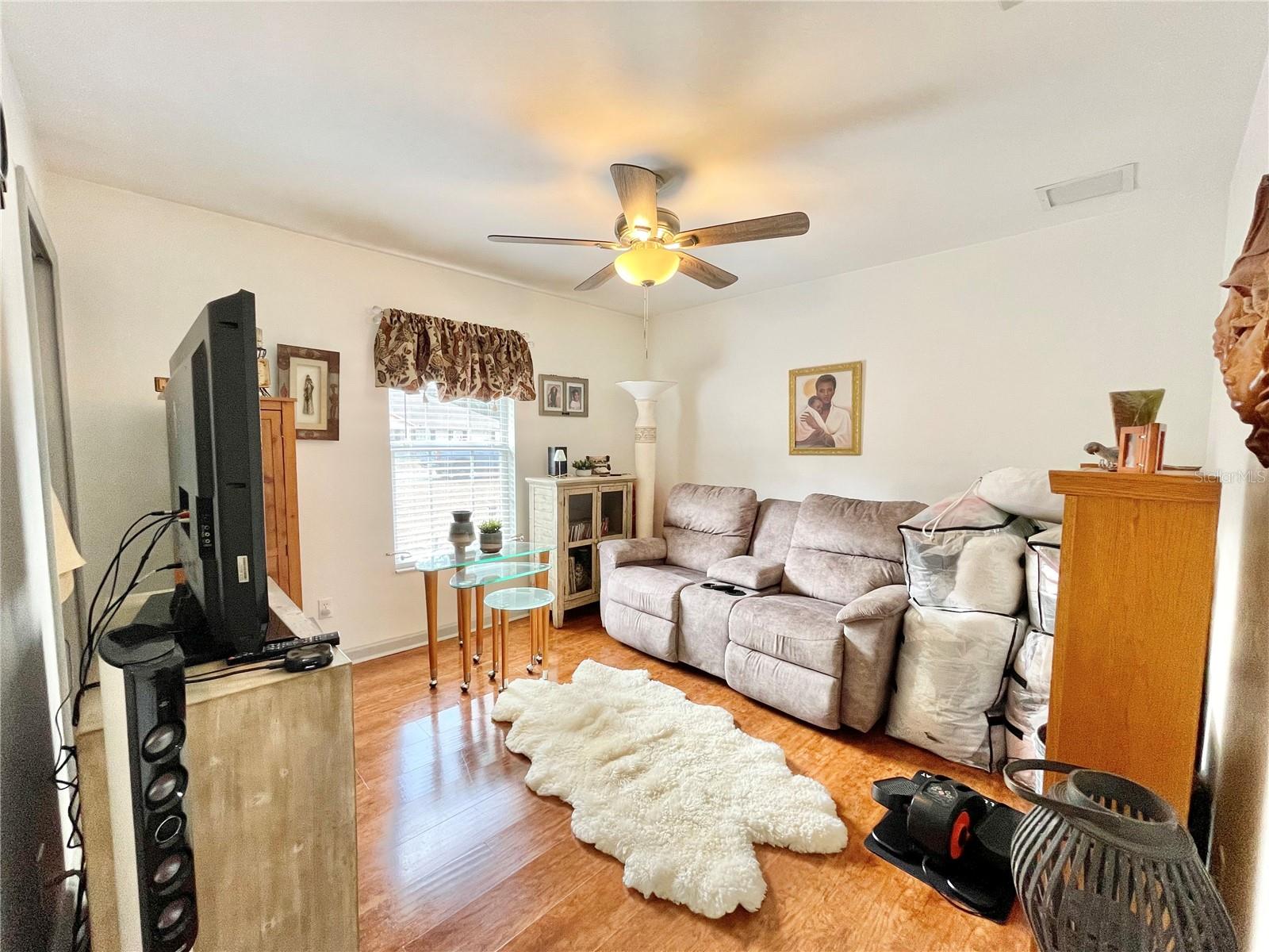 Image 21 of 39 For 25336 22nd Avenue