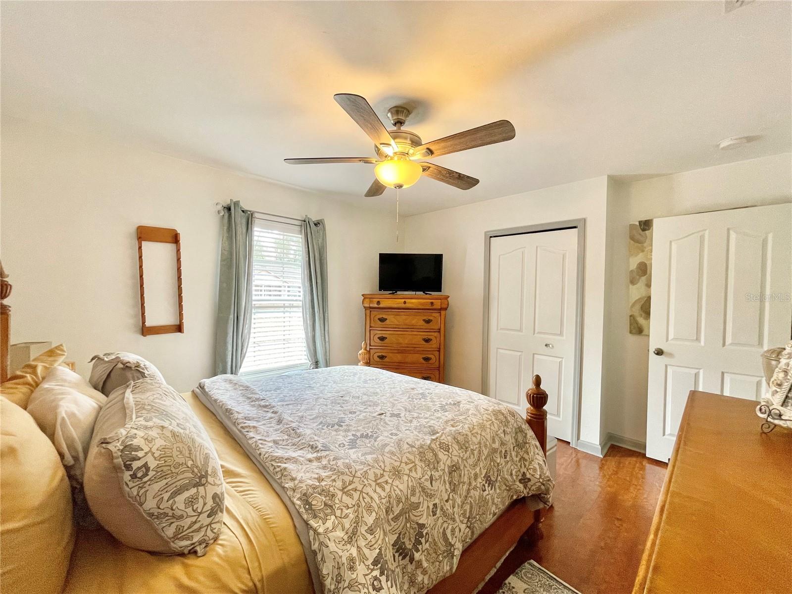 Image 24 of 39 For 25336 22nd Avenue