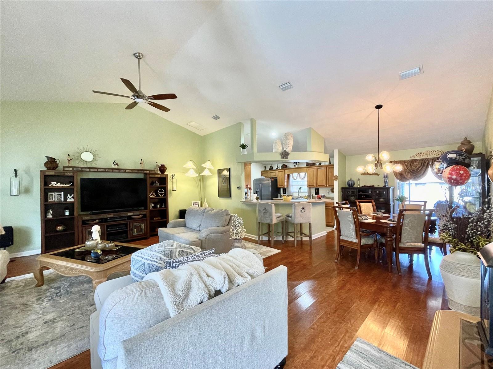 Image 7 of 39 For 25336 22nd Avenue