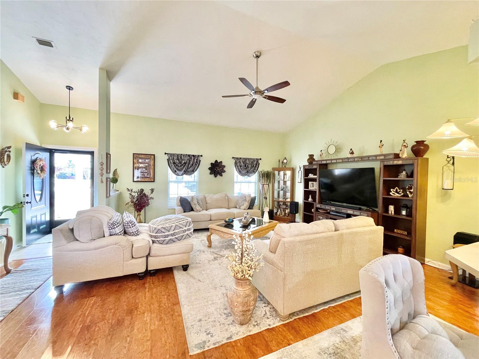 Image 9 of 39 For 25336 22nd Avenue