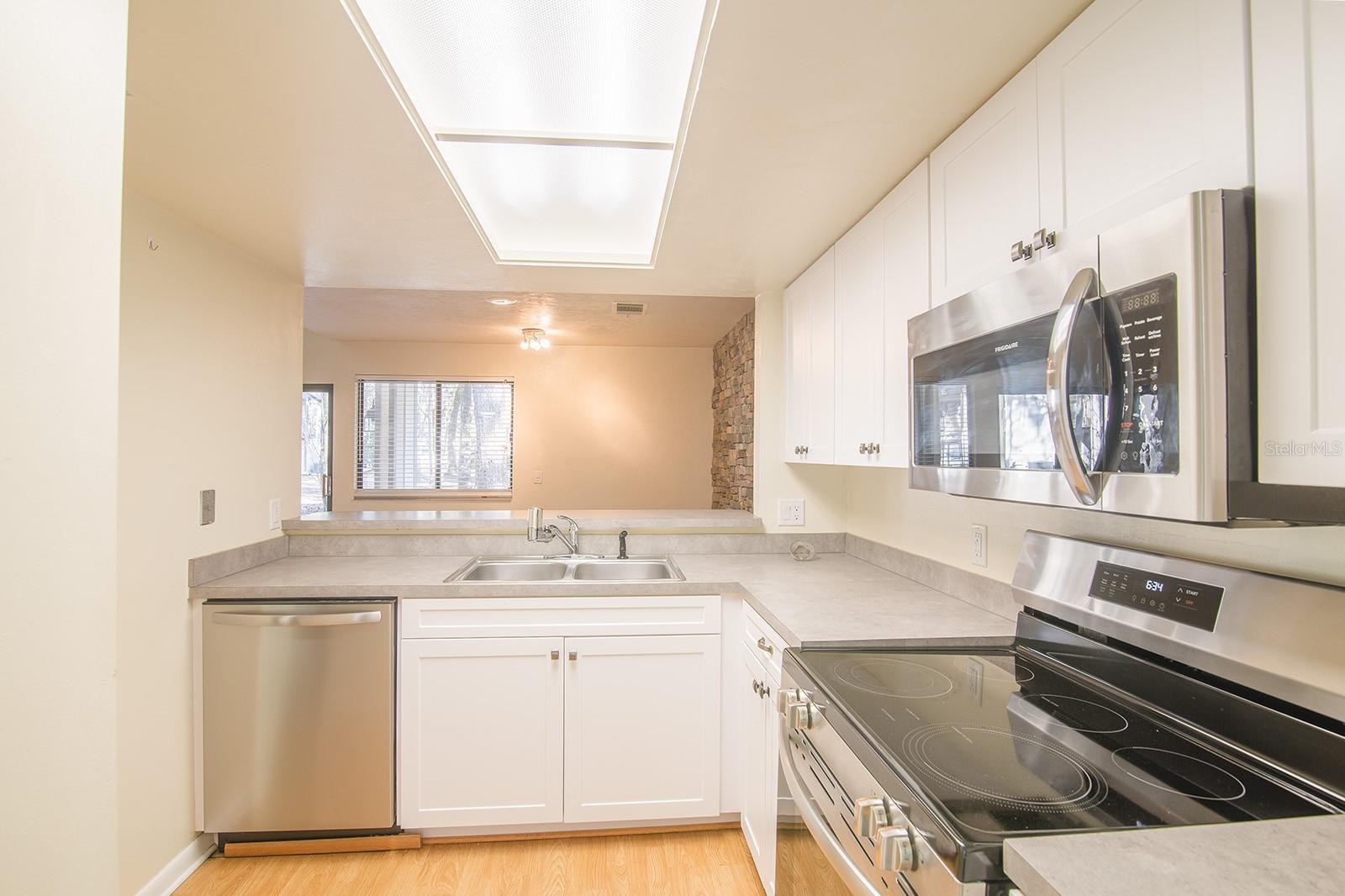 Image 6 of 16 For 5528 4th Place 5528