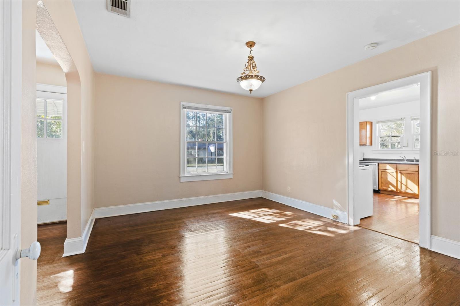 Image 3 of 18 For 1208 16th Avenue