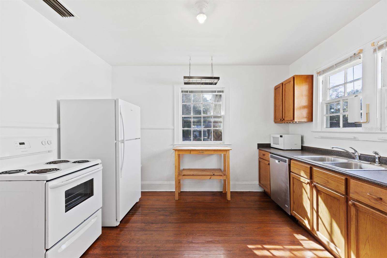 Image 7 of 18 For 1208 16th Avenue