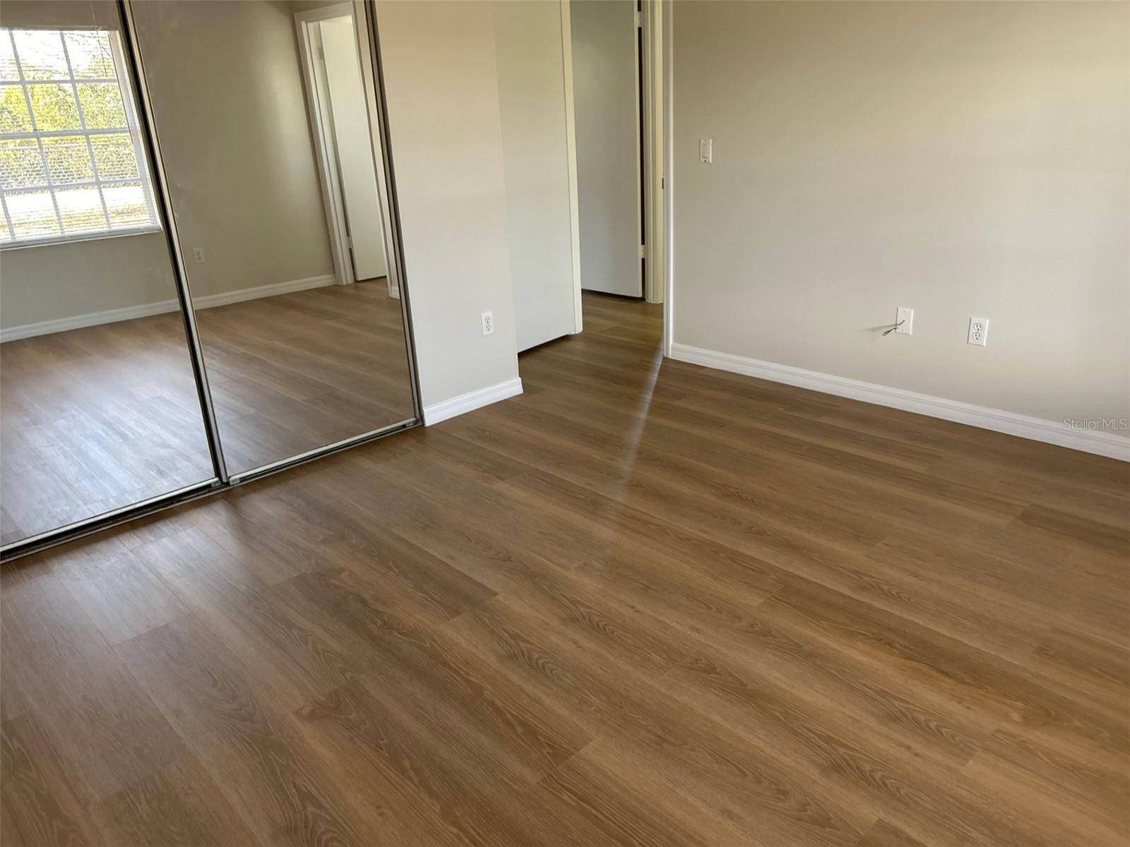 Image 11 of 14 For 301 Oak Track Loop