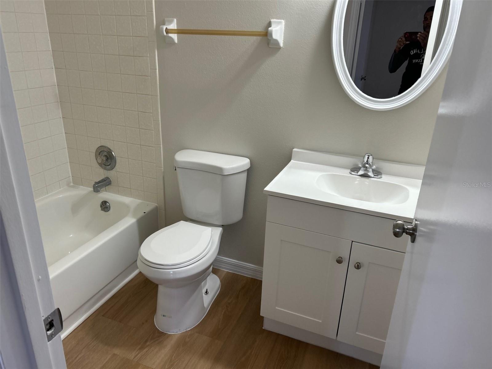 Image 7 of 14 For 301 Oak Track Loop