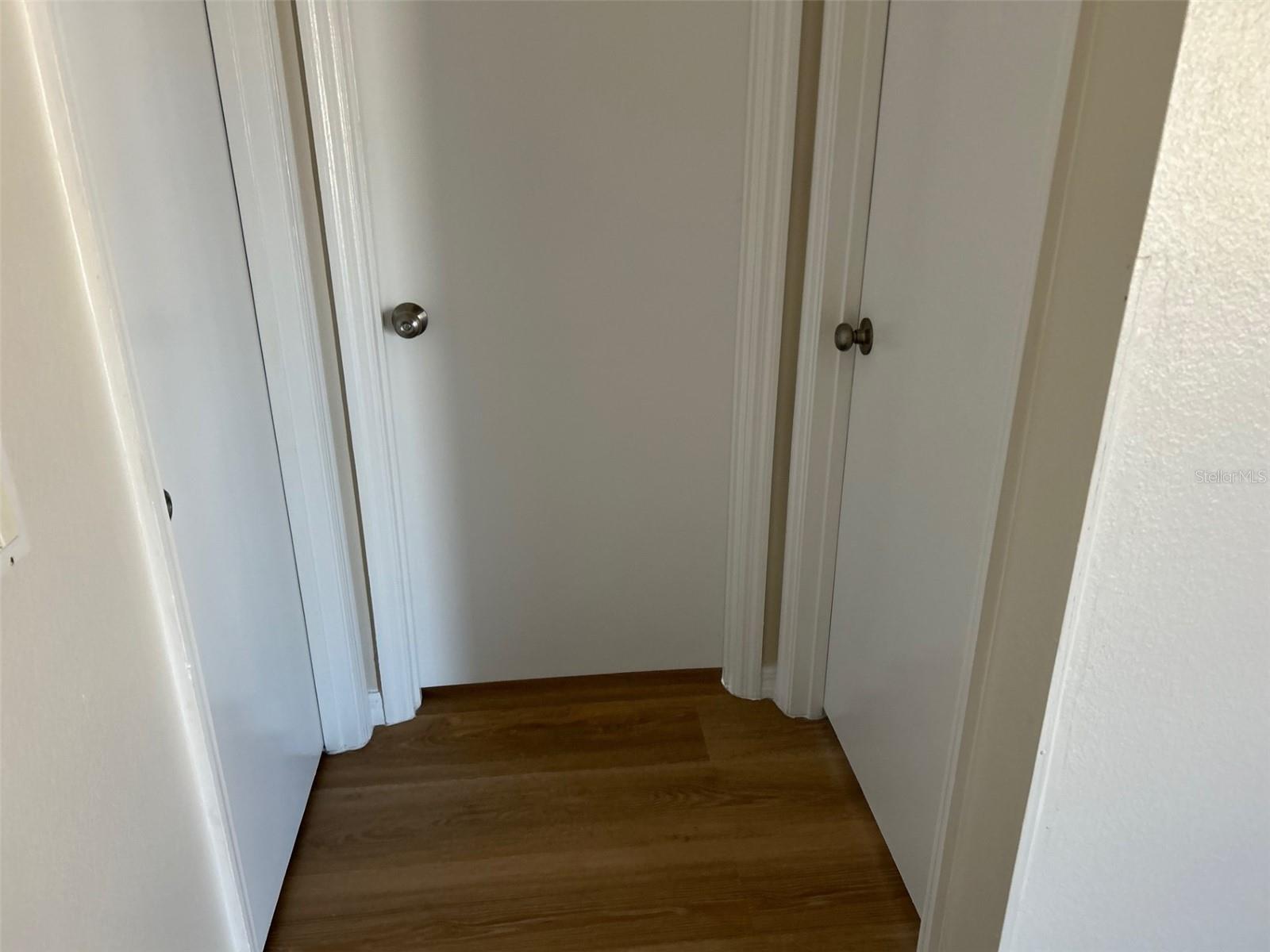 Image 9 of 14 For 301 Oak Track Loop