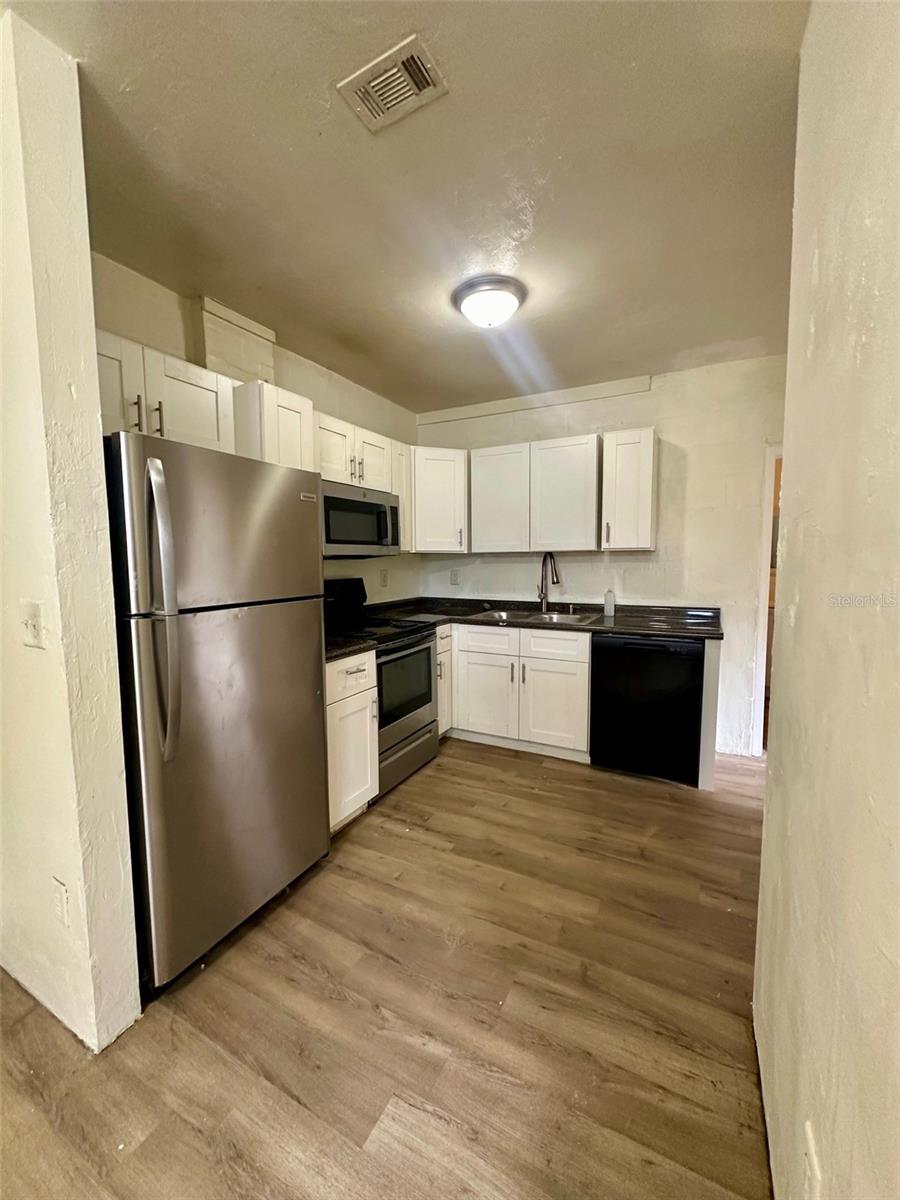 Image 10 of 20 For 651 Waldo Road