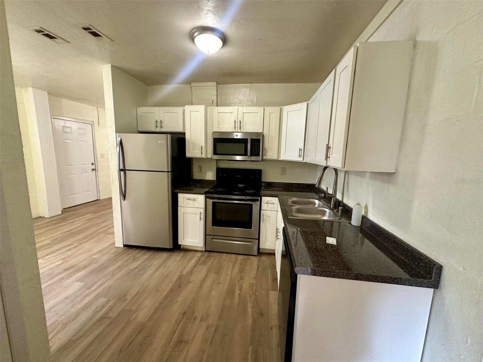 Image 11 of 20 For 651 Waldo Road