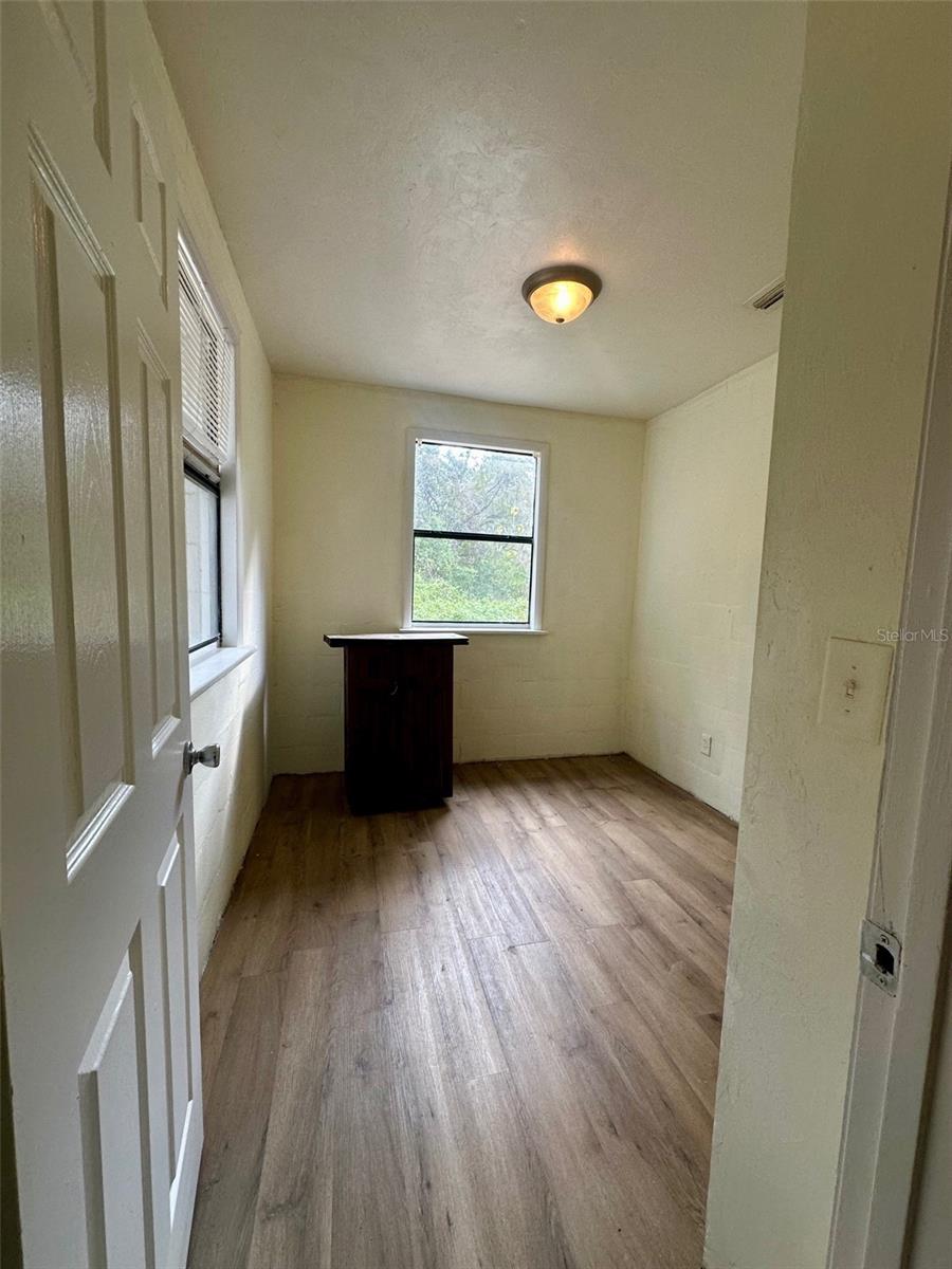 Image 15 of 20 For 651 Waldo Road