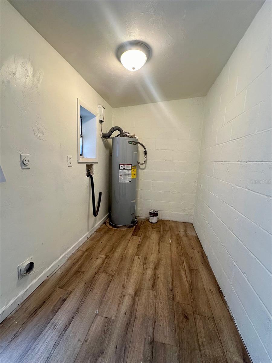 Image 4 of 20 For 651 Waldo Road