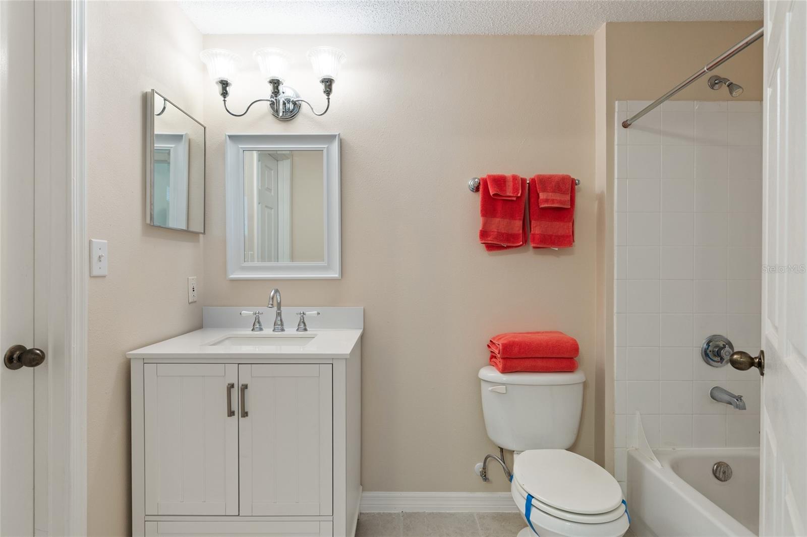 Image 19 of 31 For 10000 52nd Avenue 68