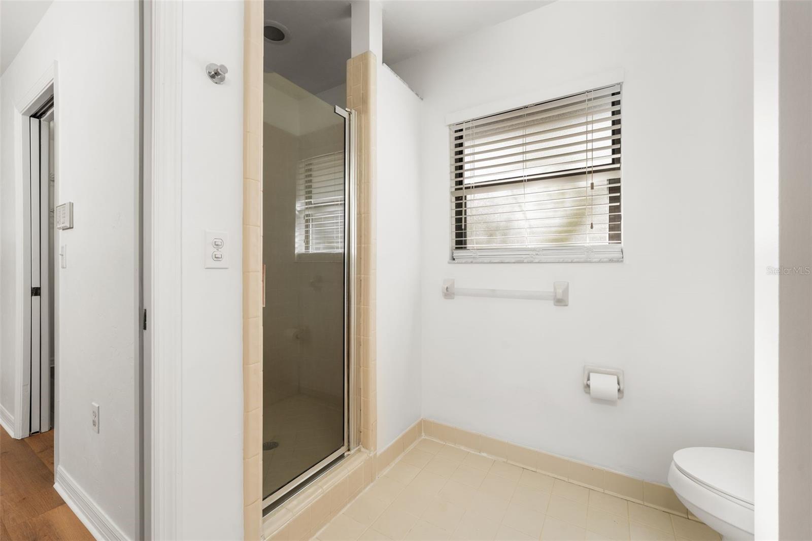 Image 13 of 24 For 568 39th Drive