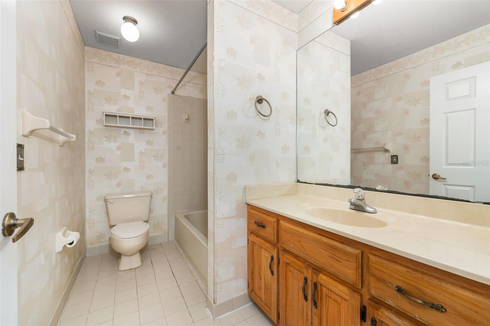 Image 15 of 24 For 568 39th Drive