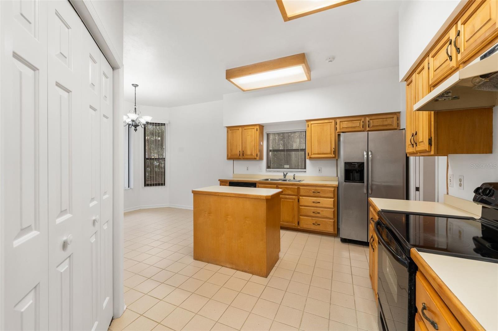 Image 6 of 24 For 568 39th Drive