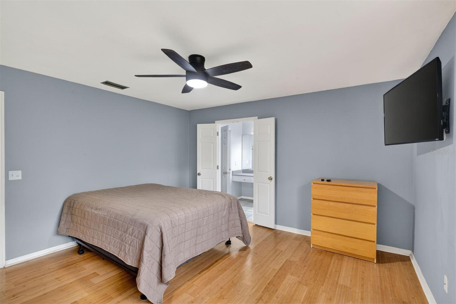 Image 18 of 29 For 809 42nd Terrace