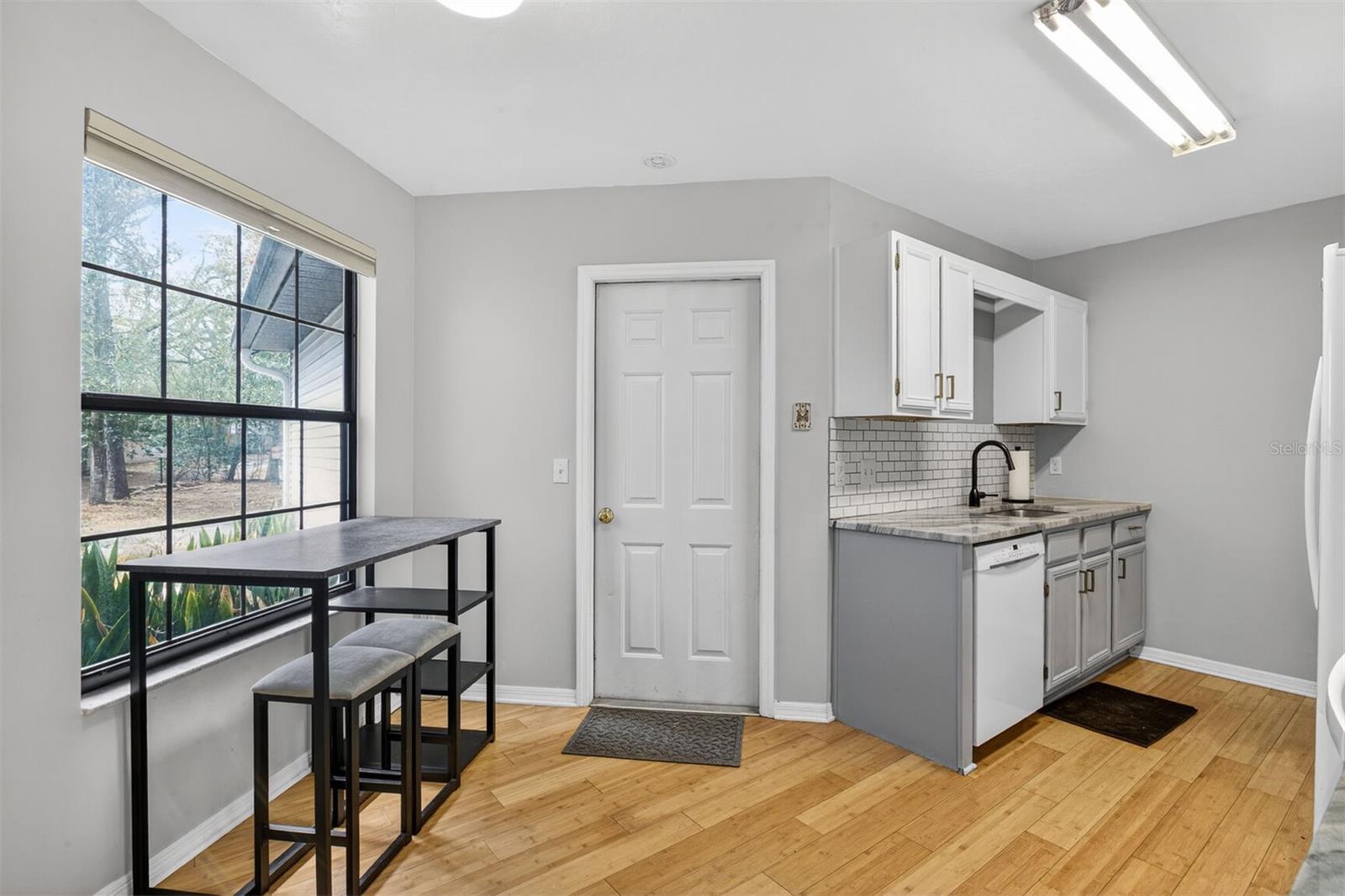 Image 9 of 29 For 809 42nd Terrace