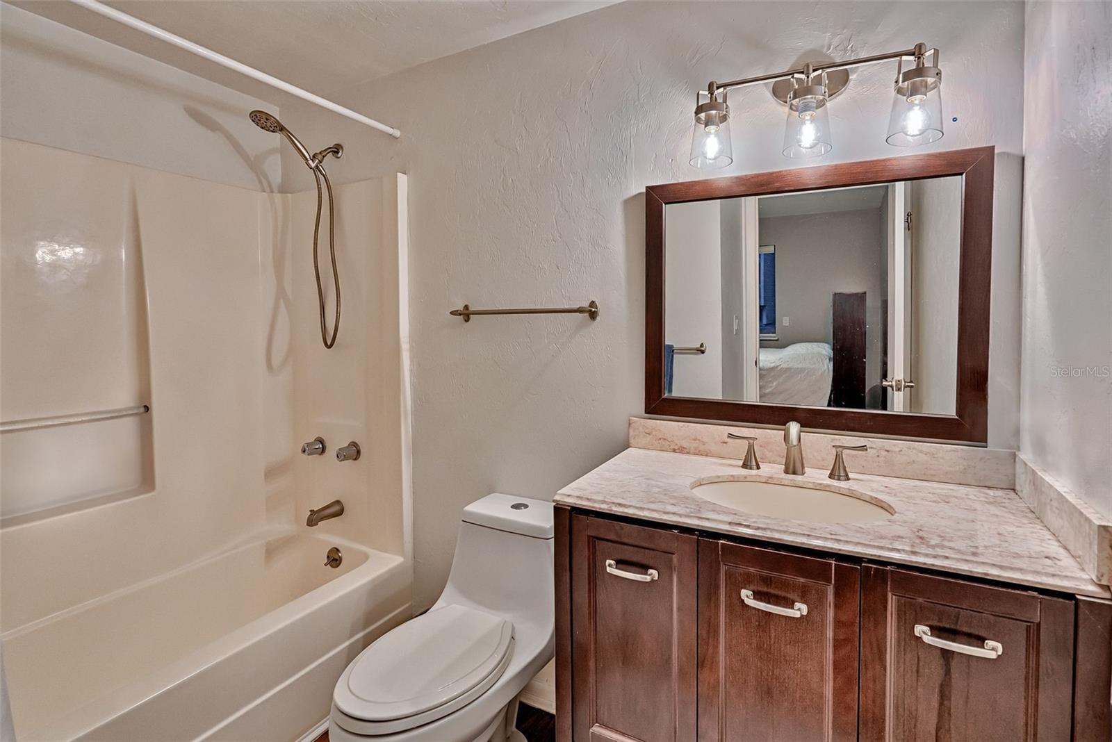 Image 13 of 21 For 105 16th Avenue N103