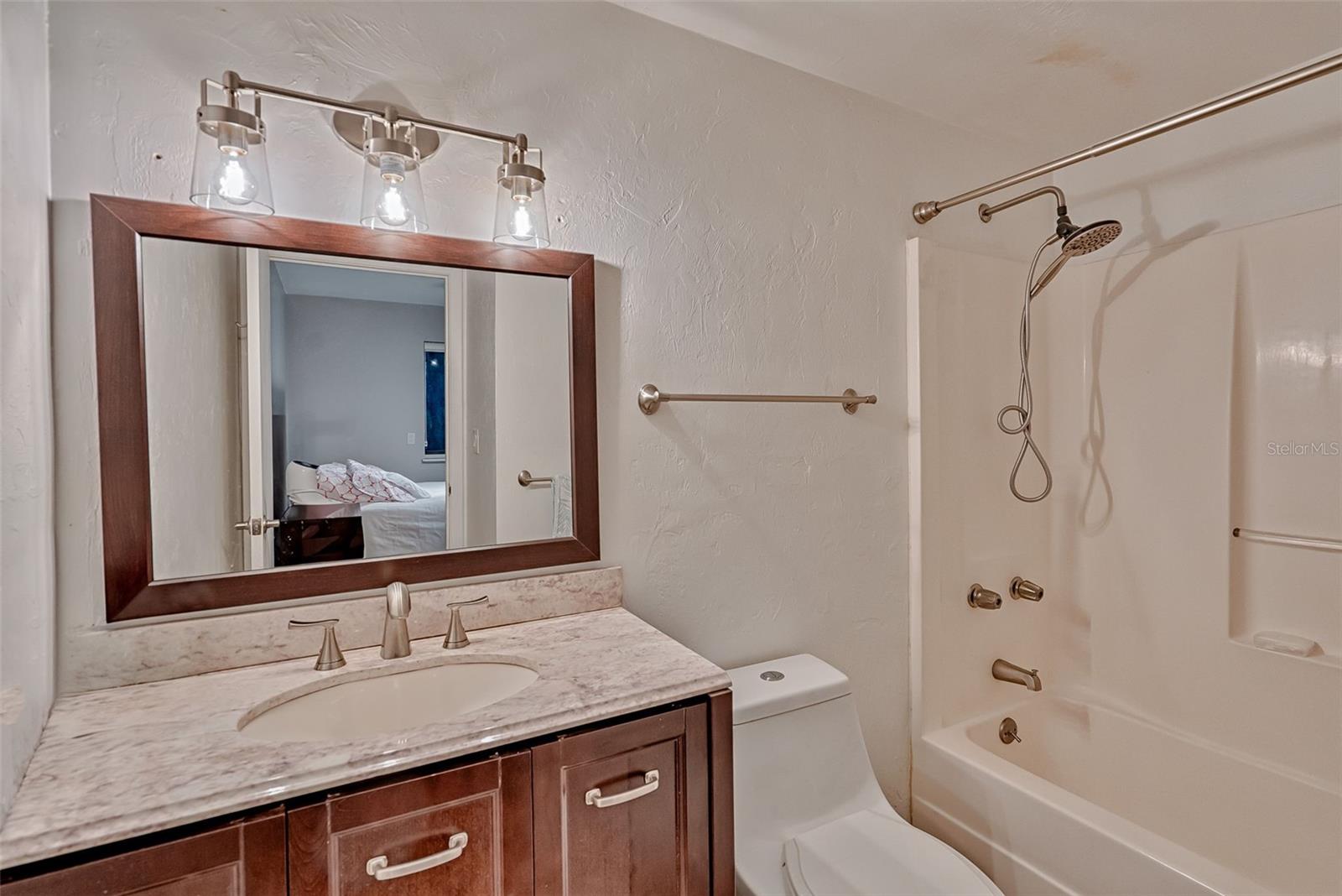 Image 16 of 21 For 105 16th Avenue N103