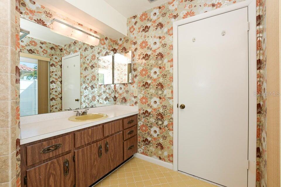 Image 15 of 22 For 1117 Mendoza Avenue