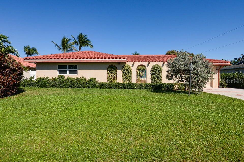 Image 2 of 22 For 1117 Mendoza Avenue