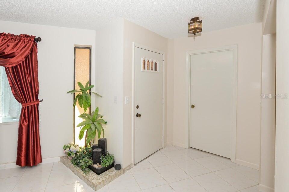 Image 4 of 22 For 1117 Mendoza Avenue