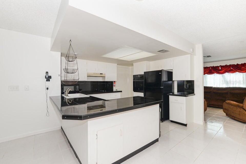 Image 7 of 22 For 1117 Mendoza Avenue