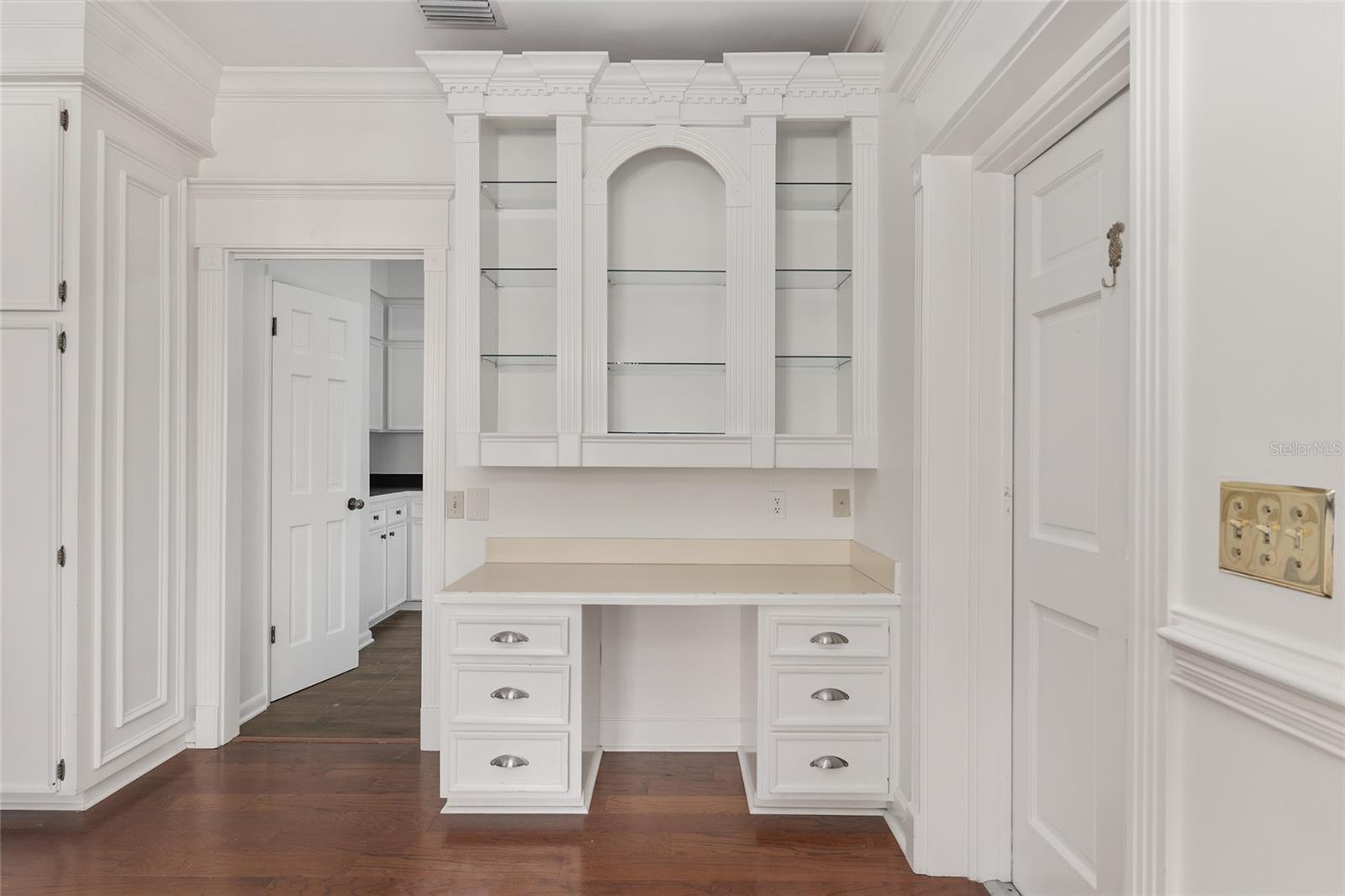 Image 21 of 93 For 6307 35 Way