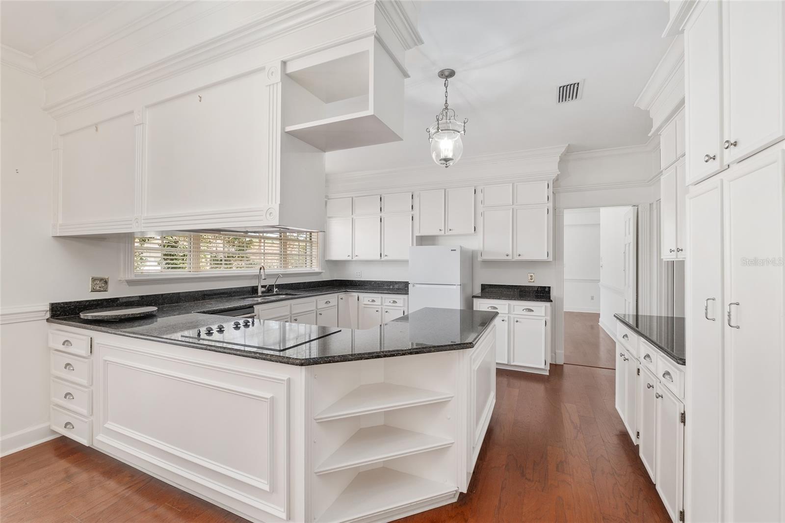 Image 24 of 93 For 6307 35 Way