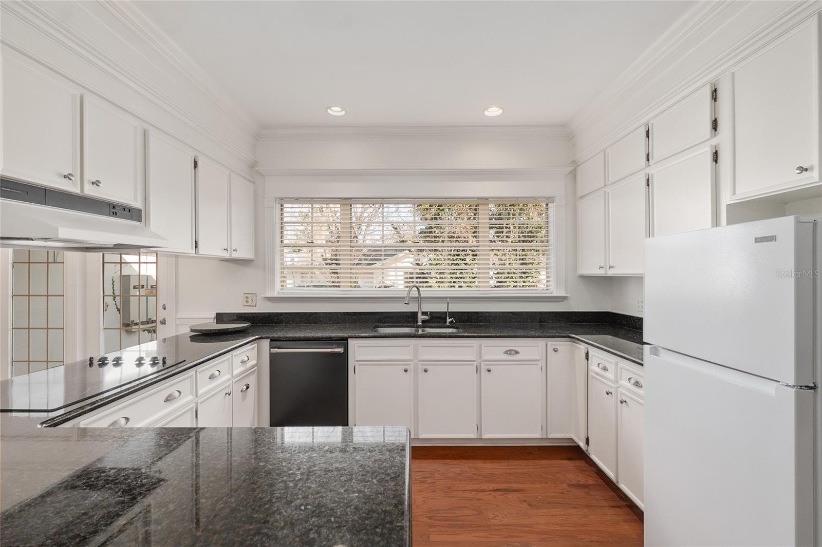 Image 27 of 93 For 6307 35 Way