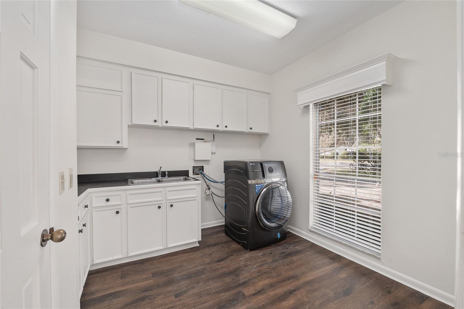 Image 28 of 93 For 6307 35 Way