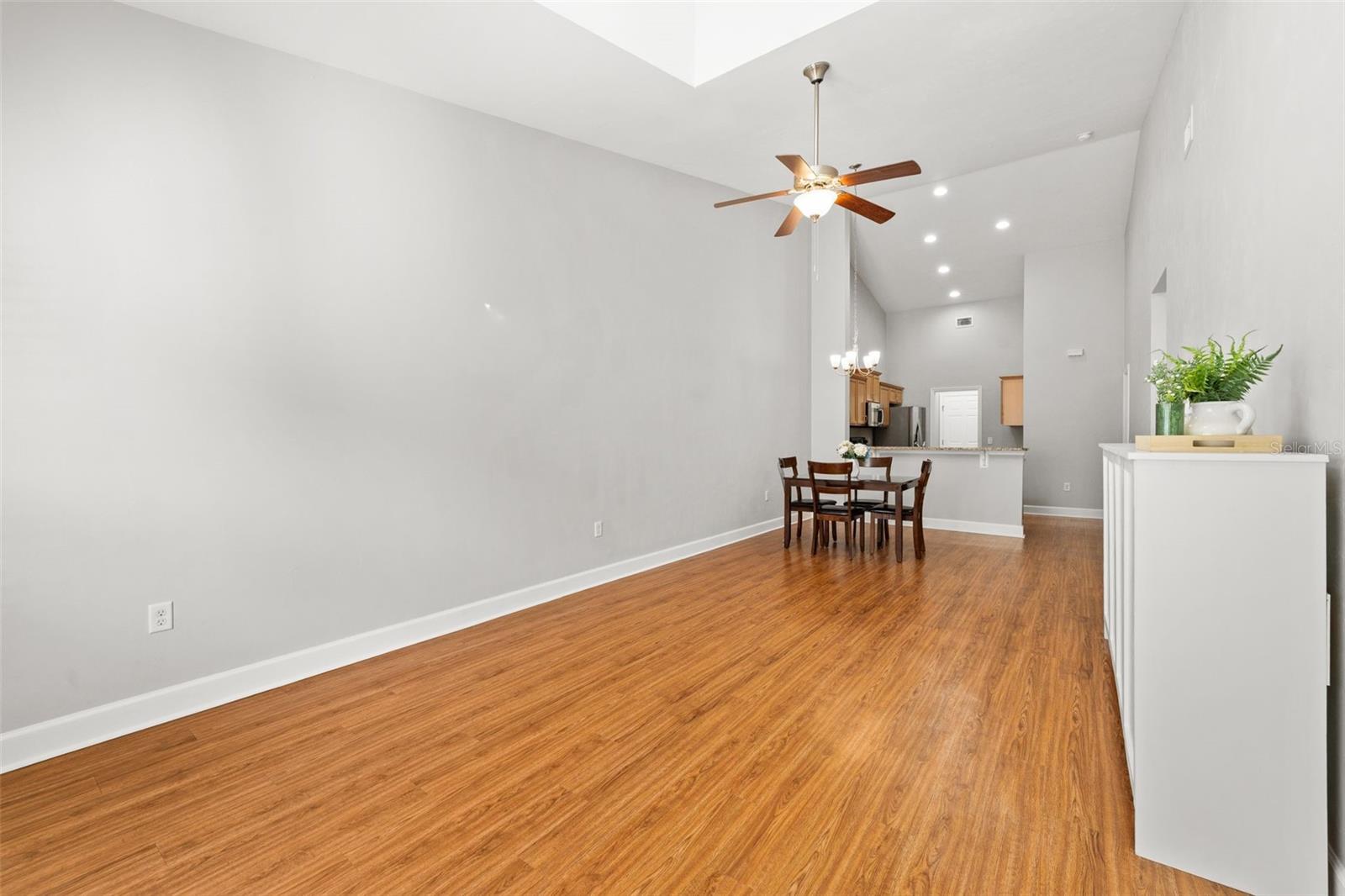 Image 7 of 35 For 2260 51st Avenue