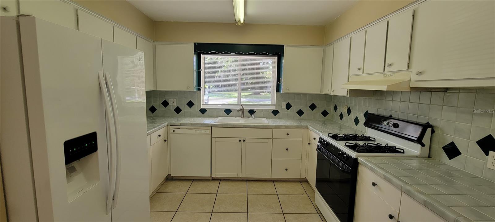 Image 8 of 34 For 2201 36th Drive