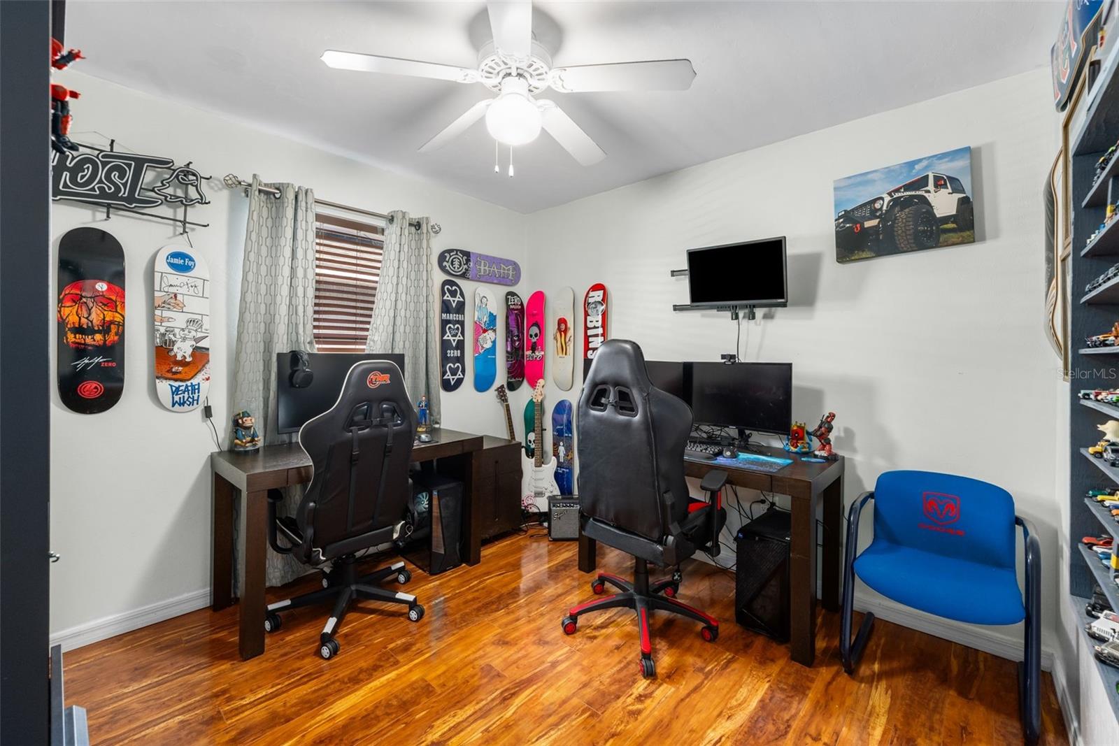 Image 20 of 41 For 2156 52 Place