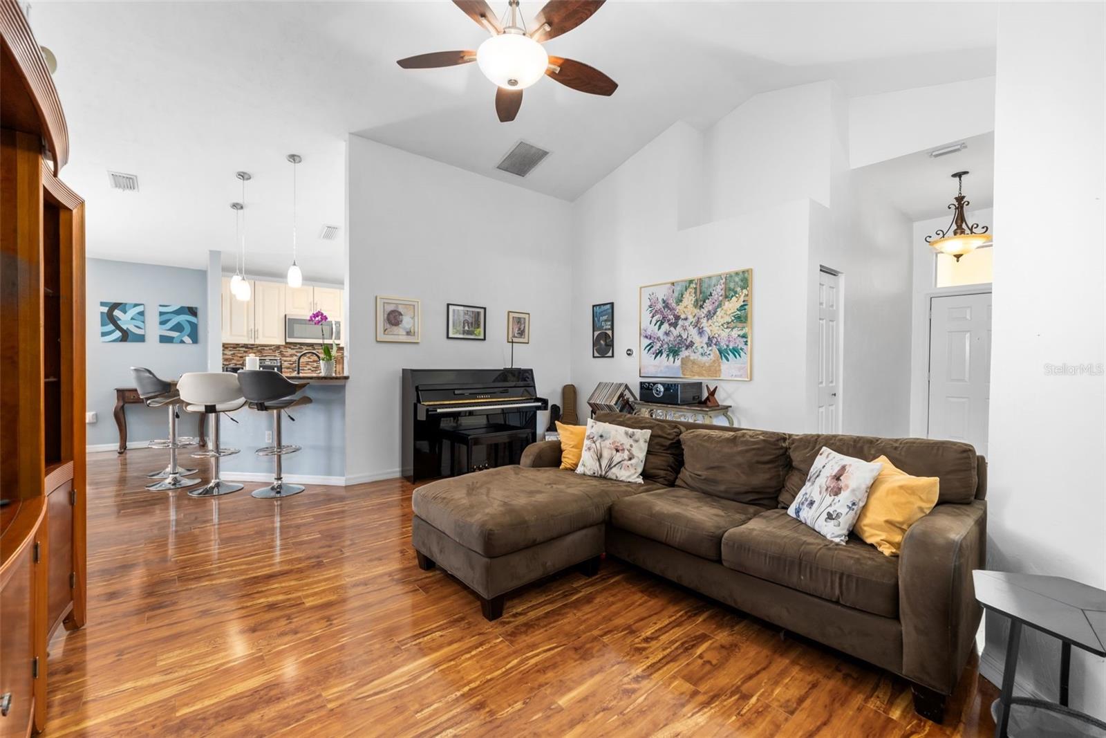 Image 4 of 41 For 2156 52 Place