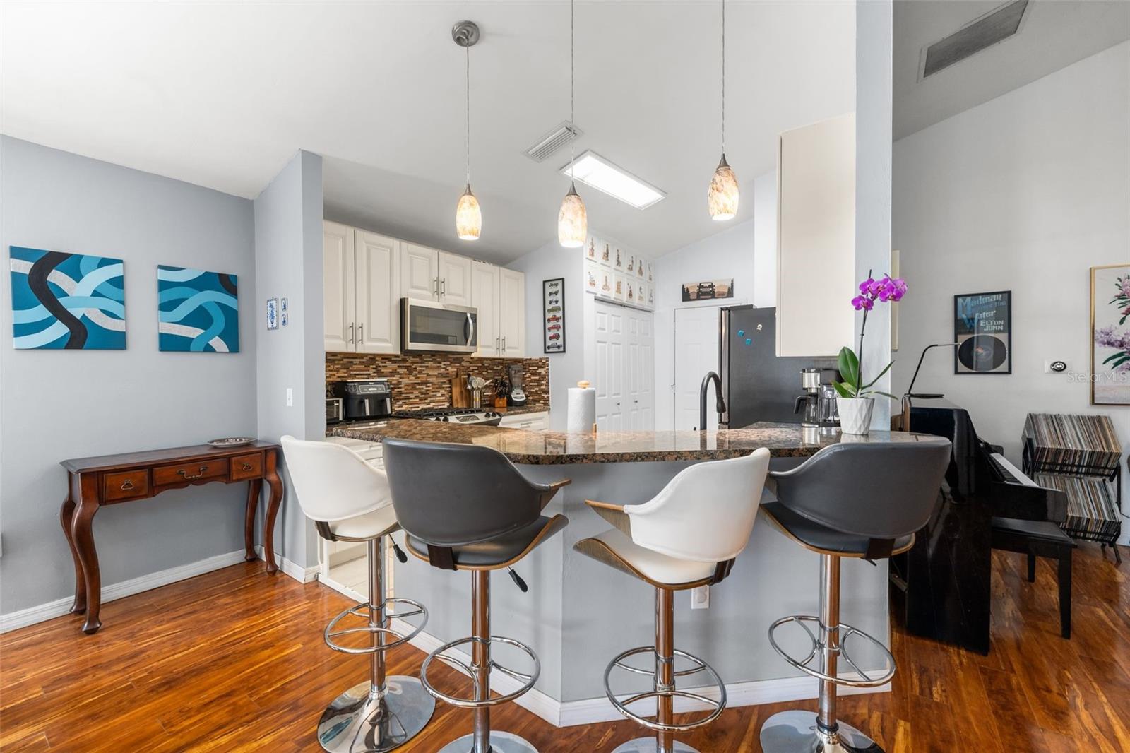 Image 5 of 41 For 2156 52 Place