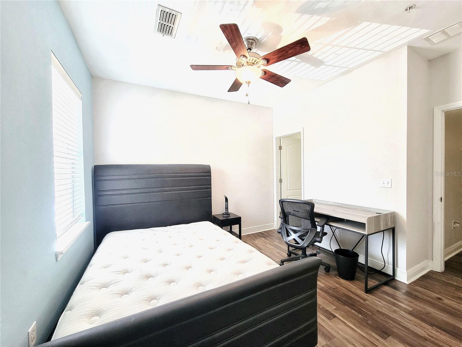 Image 18 of 25 For 2946 35th Place 44