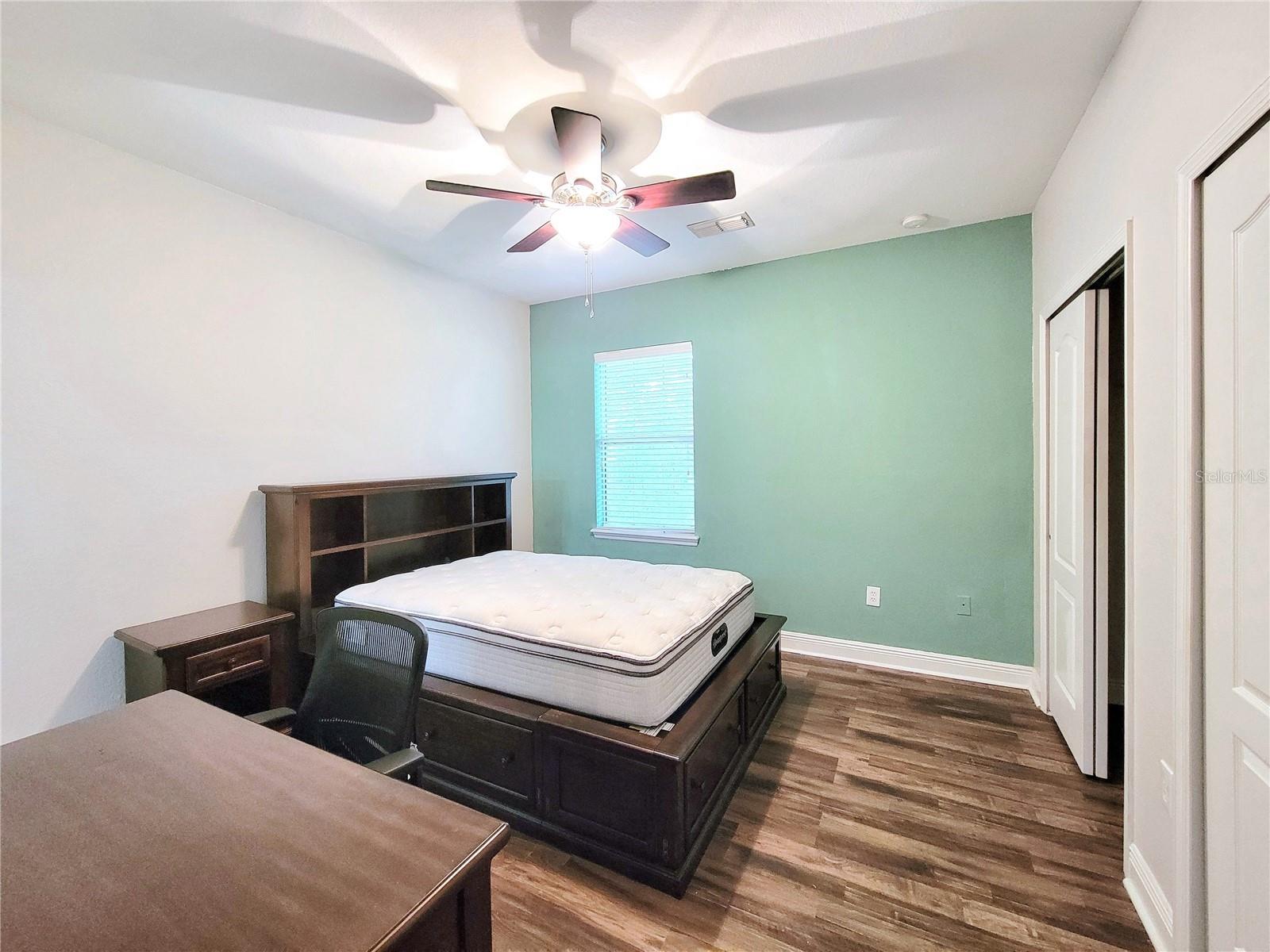 Image 22 of 25 For 2946 35th Place 44