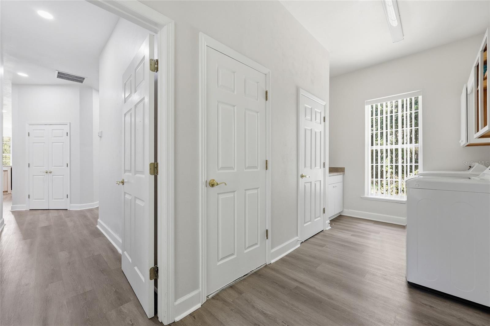 Image 22 of 47 For 9510 59th Lane