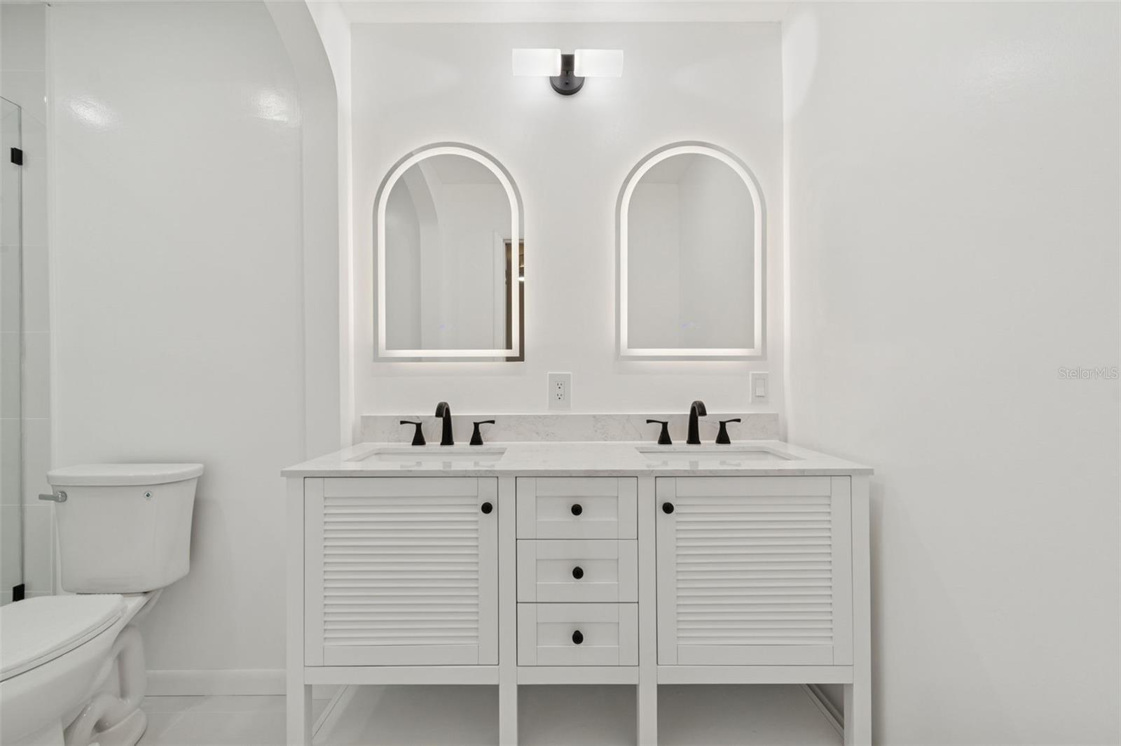 Image 18 of 28 For 7011 170 Street