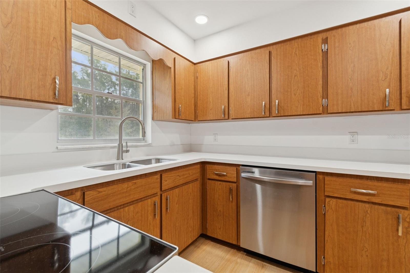 Image 9 of 28 For 7011 170 Street