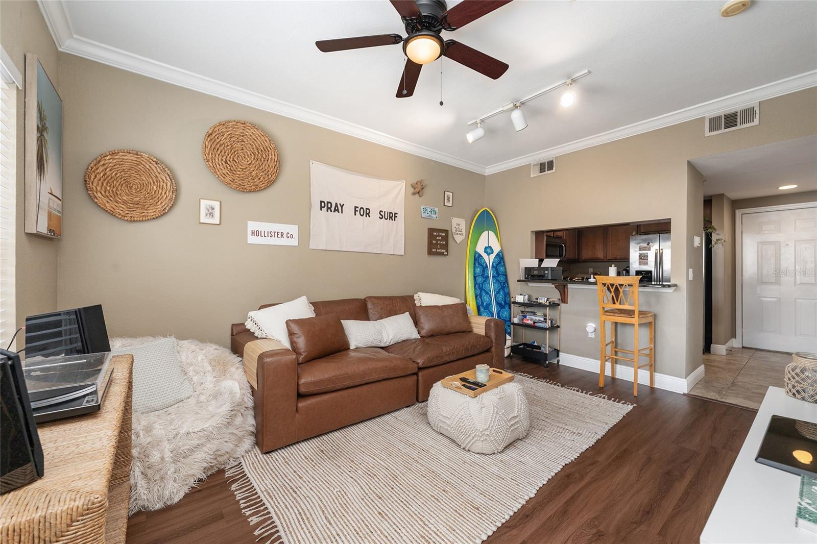 Image 12 of 23 For 1460 3rd Place 212