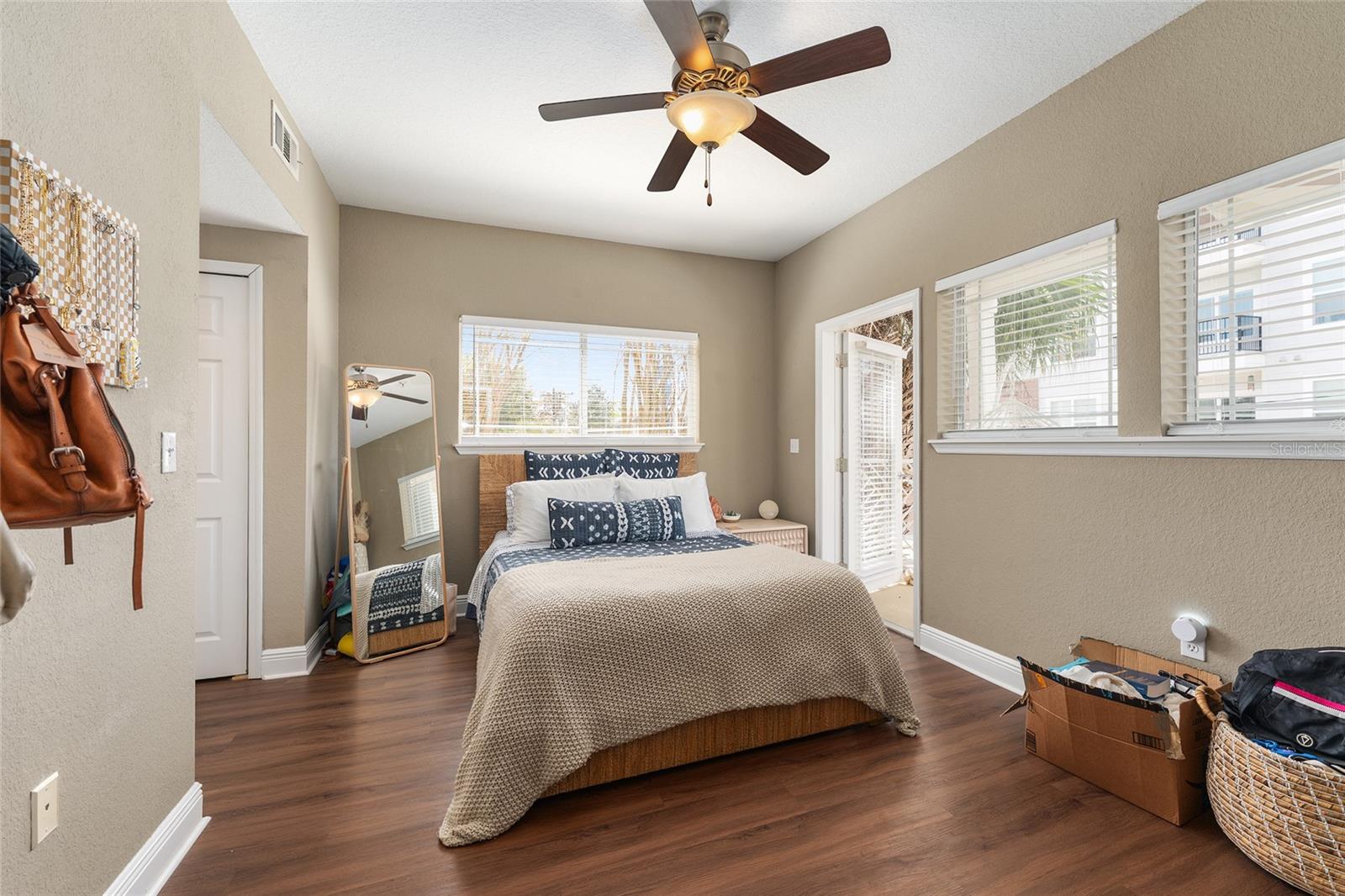 Image 15 of 23 For 1460 3rd Place 212