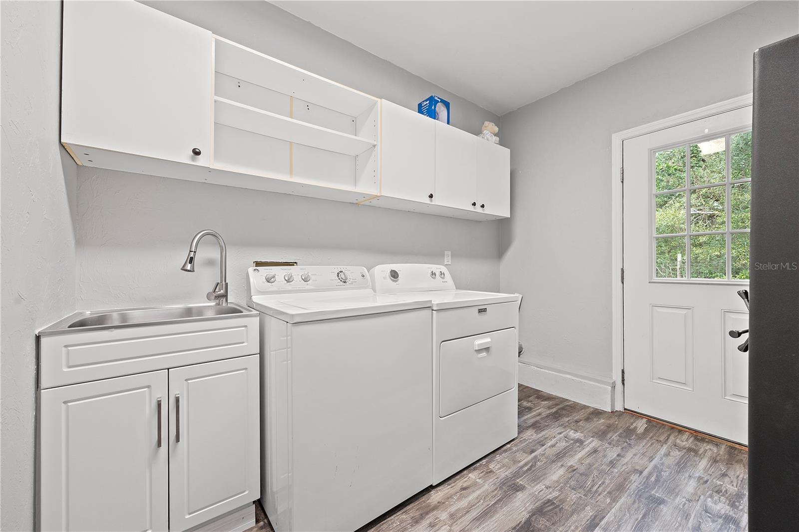 Image 11 of 40 For 304 Whiting Street