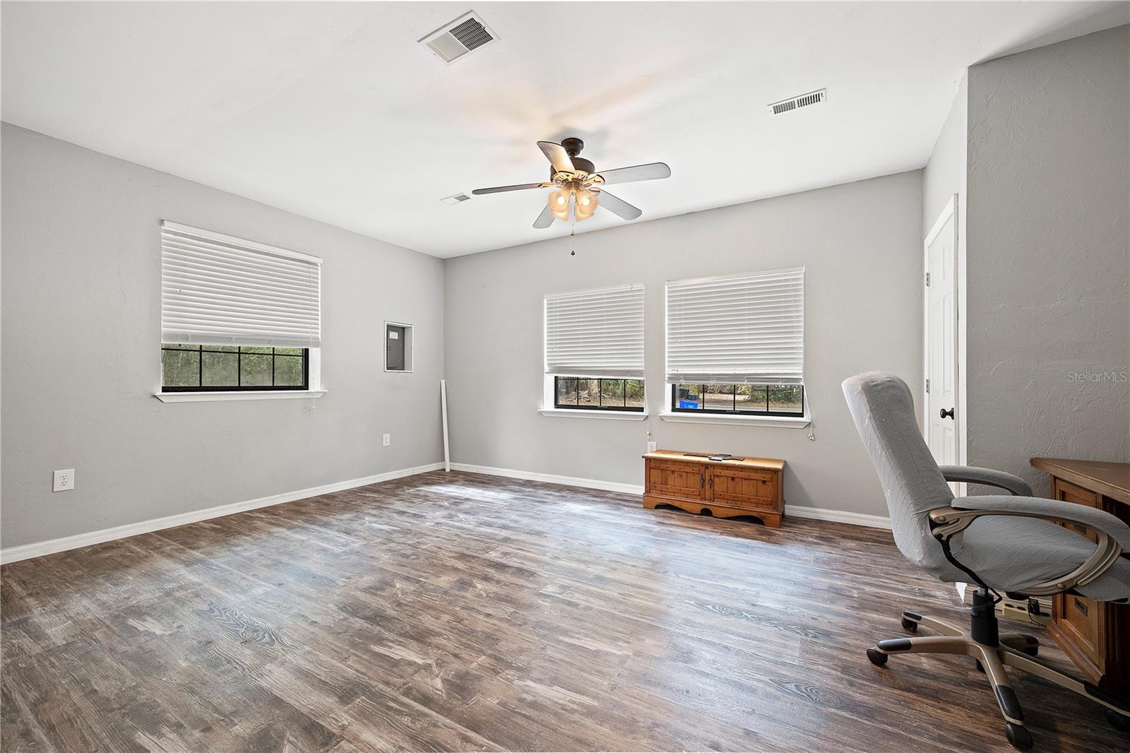 Image 13 of 40 For 304 Whiting Street